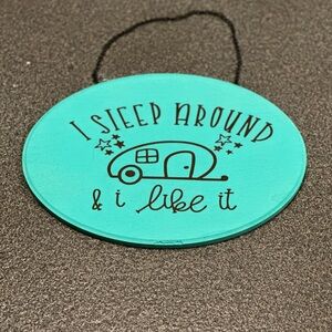 ⭐️ 3 for $15.00 ⭐️ I seep around hanging sign